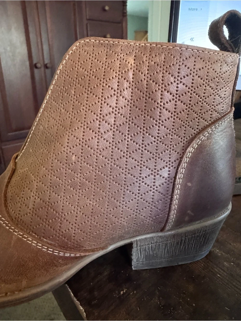 ROAN stylish brown